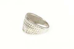 14K White Gold Grooved Lattice Pattern Graduated Band Ring