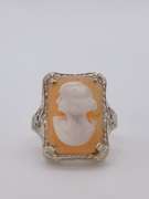 Vintage 14kt Gold Cameo Cocktail Ring