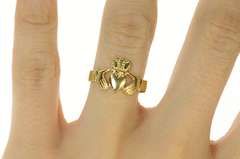 14K Yellow Gold Traditional Celtic Claddagh Loyalty Symbol Ring