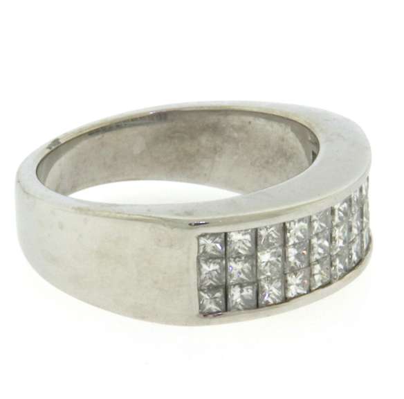 Sepctacular White Gold Invisible Set Princess Cut Diamond Band