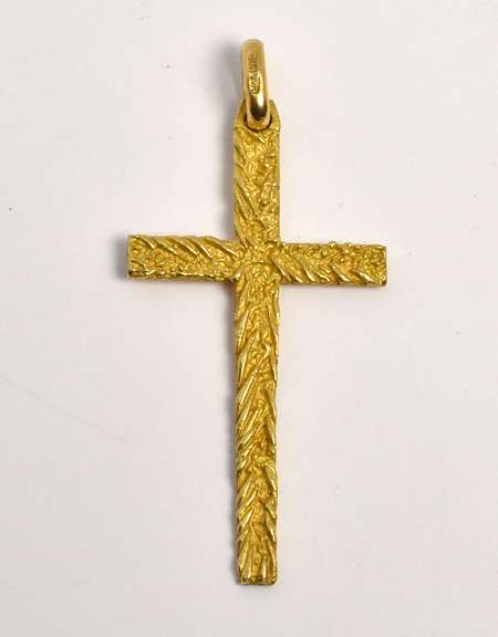 Tastefu; 18k yellow Gold Cross Pendant