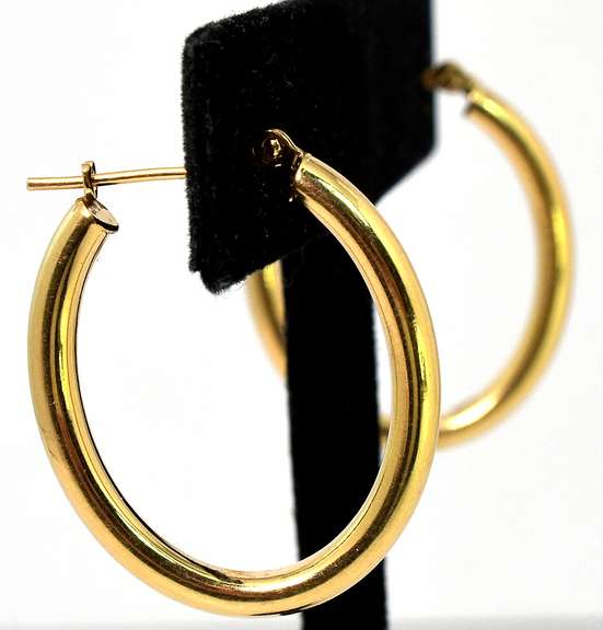 14KT Oval Shaped Earrings