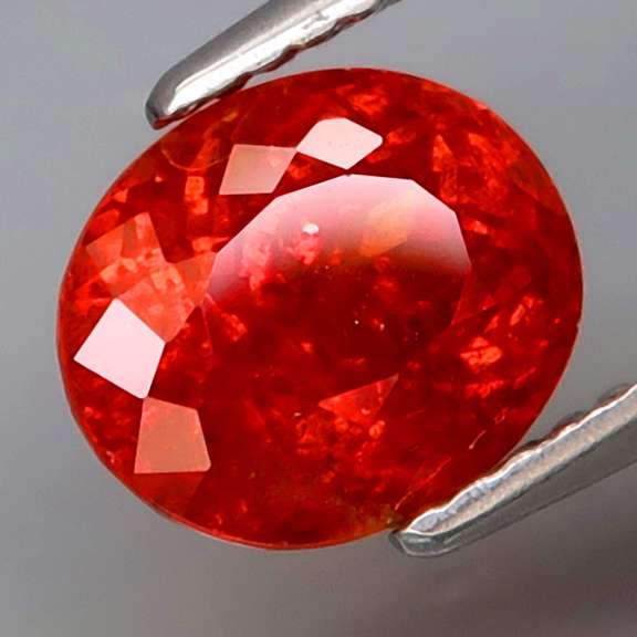 Premium color 2.93ct Namibian Imperial Garnet