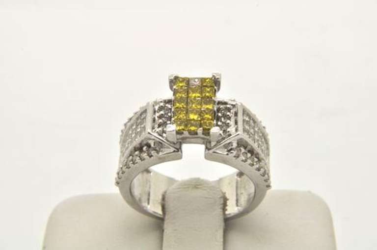 LADIES WHITE AND YELLOW DIAMOND RING