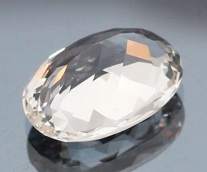 Captivating 11.04ct diamond white Topaz