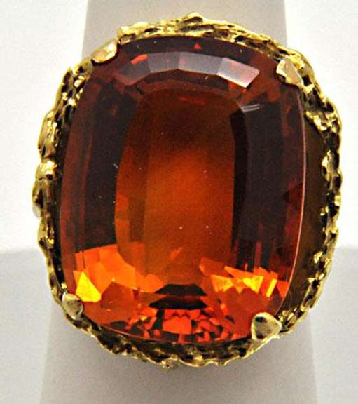 LADIES 14 KT YELLOW GOLD RING WITH CITRINE.