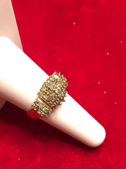14K YELLOW GOLD LADIES DIAMOND RING