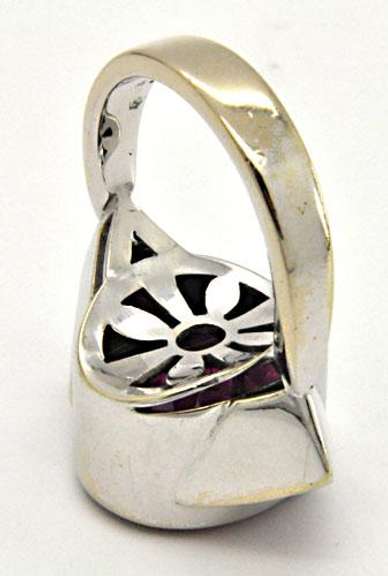 18K WHITE GOLD PINK TOURMALINE RING.