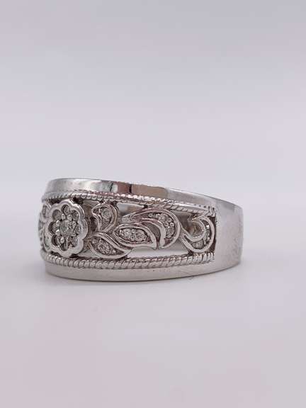 14kt Solid White Gold Diamond Ring