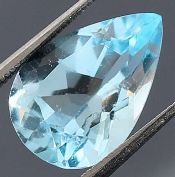 Sparkling 5.56ct brilliant blue pear cut Topaz