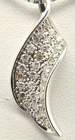 14kt Gold Feather Design Diamond Necklace