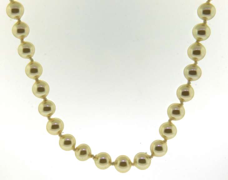 White Fresh water Pearl Necklace