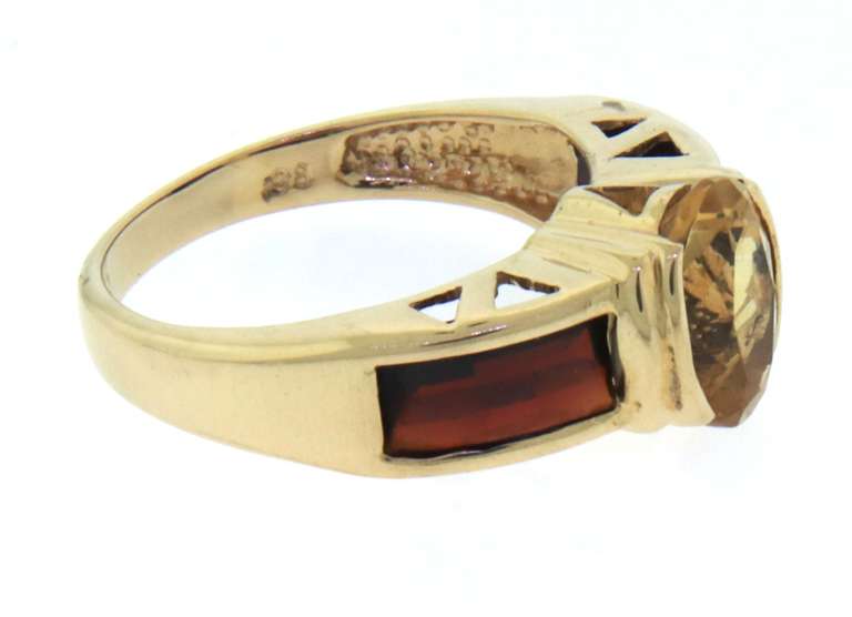 Beautiful Yellow Gold Oval Citrine and Garnet Ring