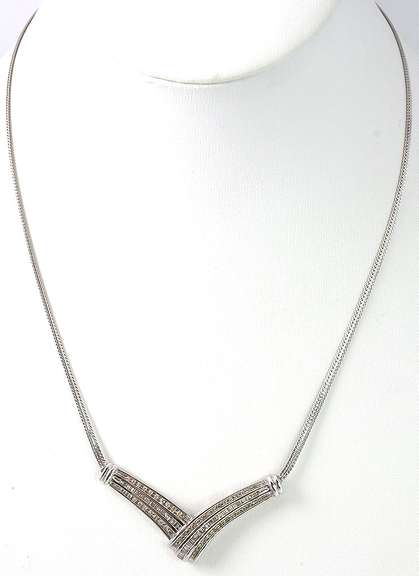 Sparkling Diamond Necklace in 10KT White Gold