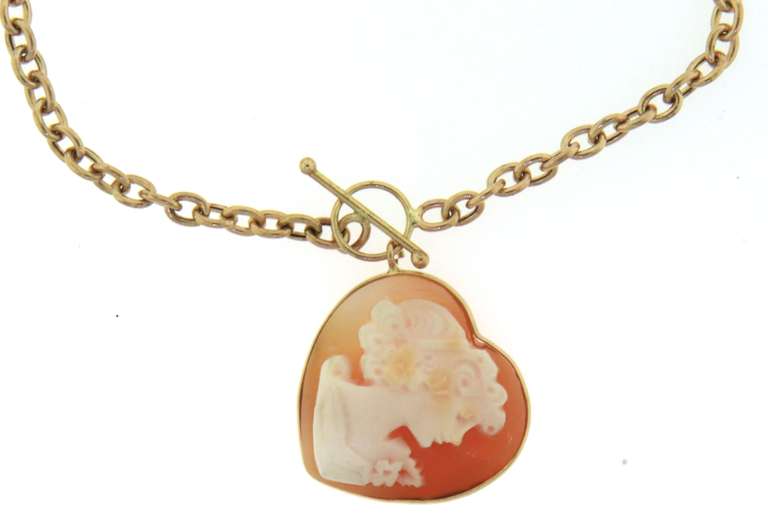 Stunning Yellow Gold Cameo Heart Shaped Bracelet
