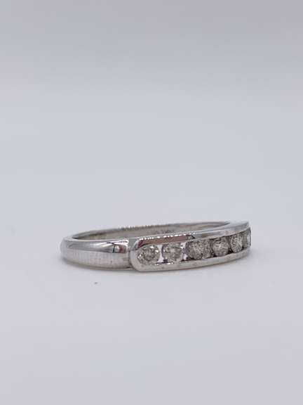 14kt Solid White Gold Diamond Ring
