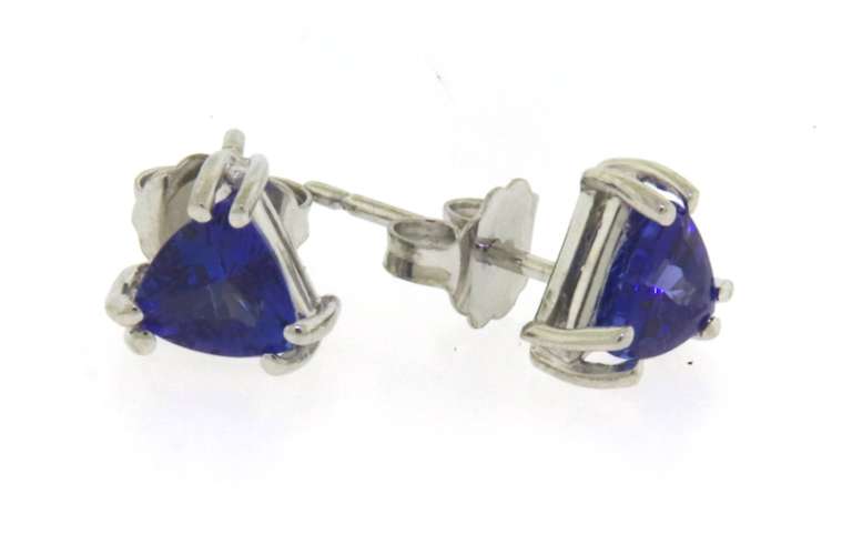 Graceful White Gold Tanzanite Stud Earrings