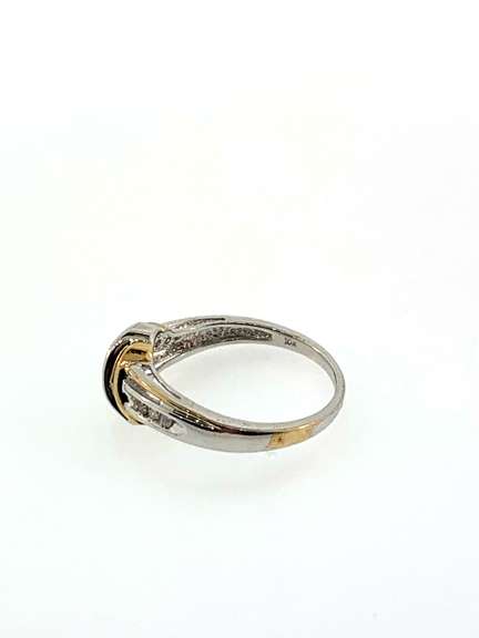 Fashionable 10kt Diamond Crossover Band Ring