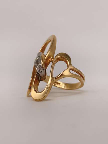 14kt Yellow Gold Diamond Ring