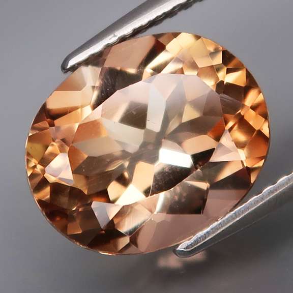 Captivating 5.63ct champagne Topaz
