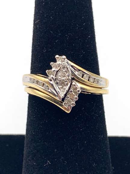 Nice 10kt Yellow Gold Diamond Cluster Ring Set