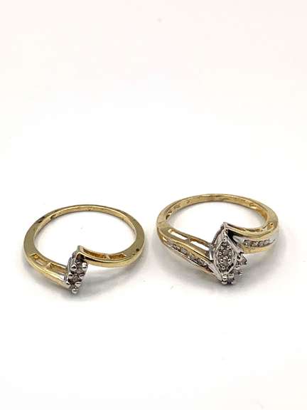 Nice 10kt Yellow Gold Diamond Cluster Ring Set