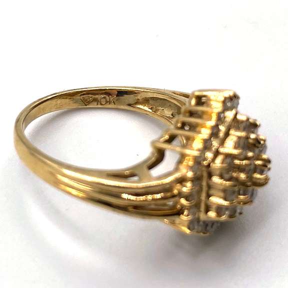 10kt Hexagon Diamond Ring