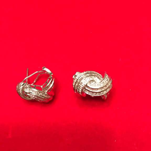 14K WHITE GOLD DIAMOND EARRINGS / HUGGIES