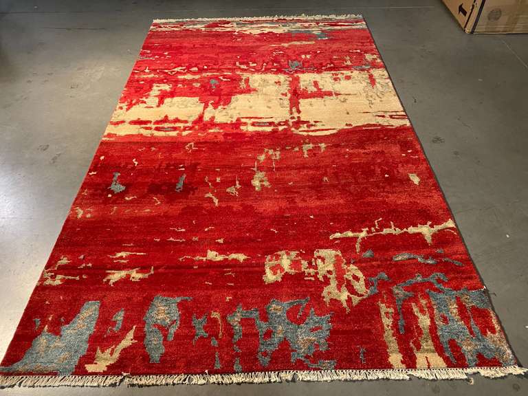 EYE CATCHING MODERN RUG 5x8