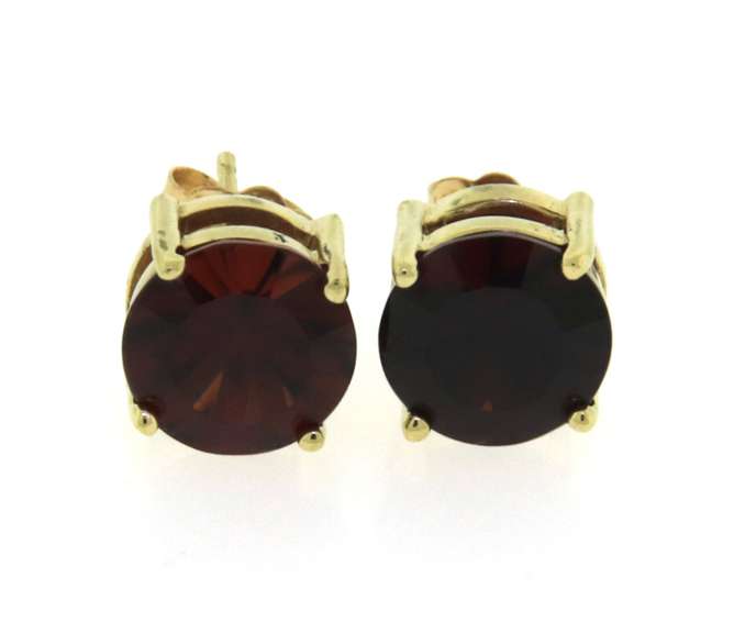 Simple Yellow Gold Garnet Stud Earrings