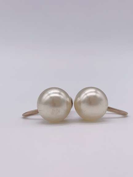 10kt Solid Yellow Gold & Pearl Earrings