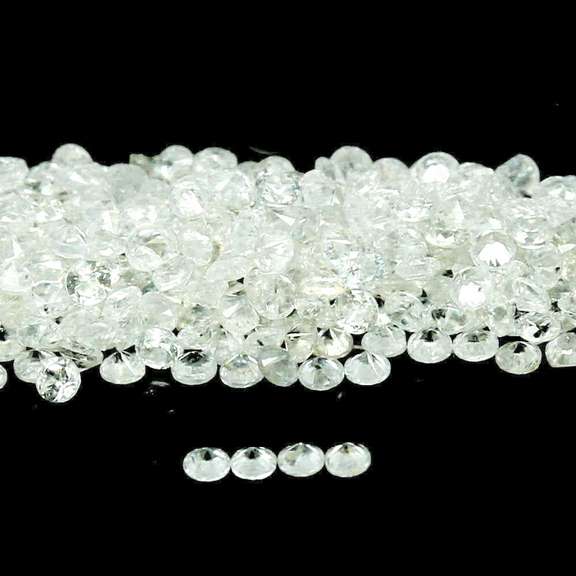 Outstanding 8.30ct diamond white Zircon set