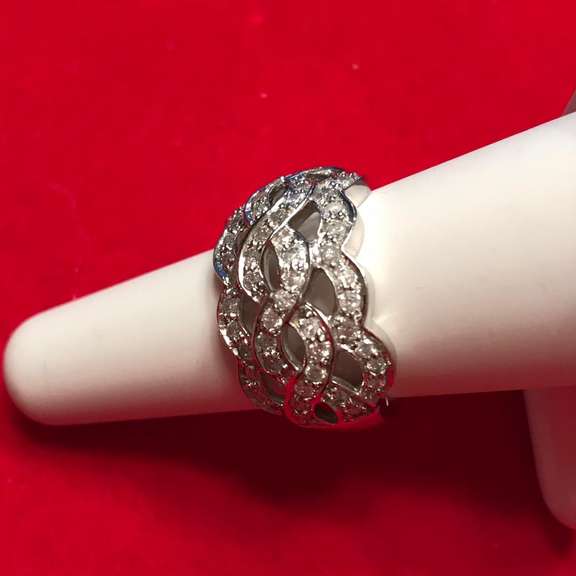LADIES 14K WHITE GOLD AND DIAMOND WEAVE DESIGN RING
