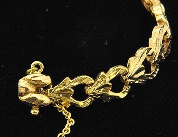 18kt Gold Jade Bracelet, 21.2 grams.