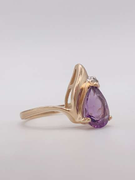 14kt Yellow Gold, Amethyst & Diamond Ring