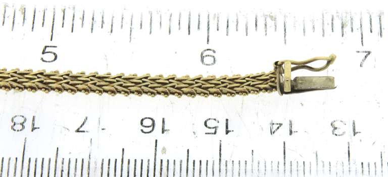 Festive Yellow Gold Villa Bracelet