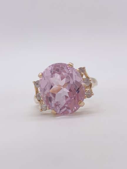 14kt Yellow Gold, Amethyst & Diamond Ring