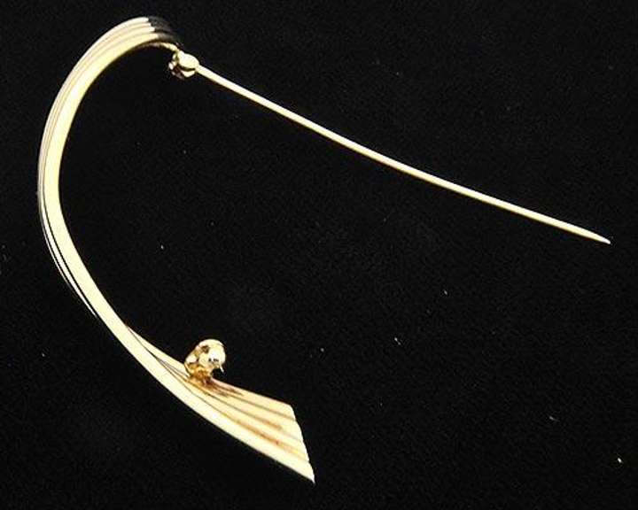 Elegant 14kt Yellow Gold Wave Design Brooch