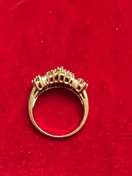 14K YELLOW GOLD LADIES DIAMOND RING