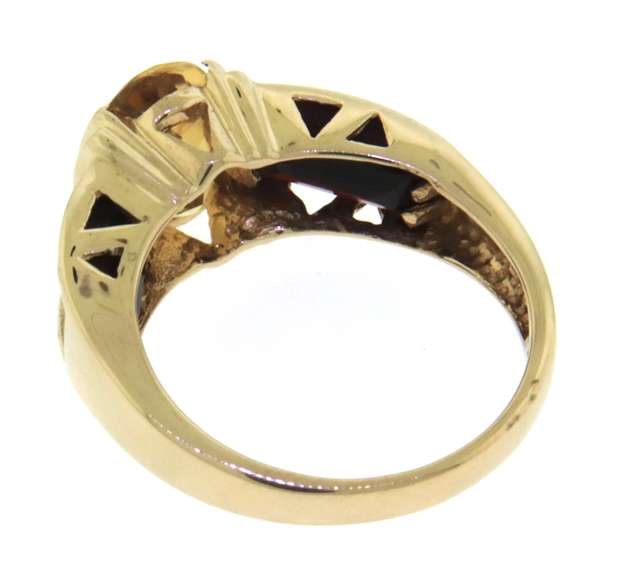 Beautiful Yellow Gold Oval Citrine and Garnet Ring