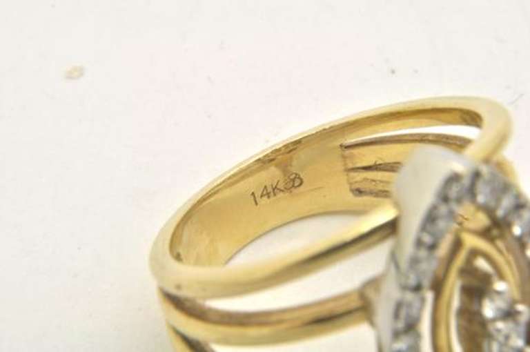 LADIES 14 KT YELLOW GOLD DIAMOND RING