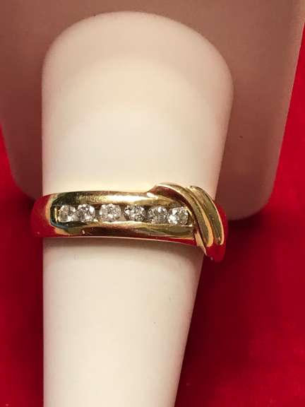 14K YELLOW GOLD DIAMOND BAND