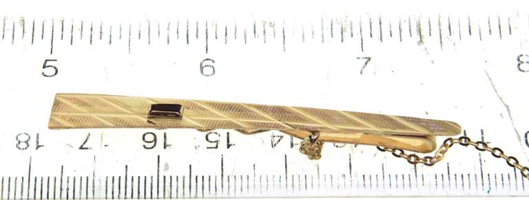 Elegant 18kt Ruby Tie Bar