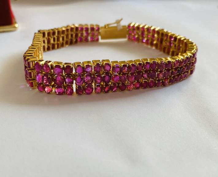 47.0 CT Ruby Bracelet in 18kt Solid Yellow Gold!