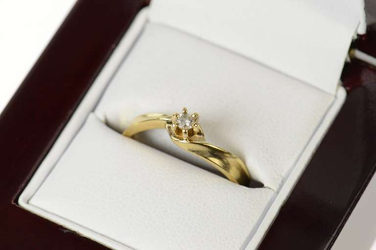 10K Yellow Gold Diamond Solitaire Classic Promise Engagement Ring
