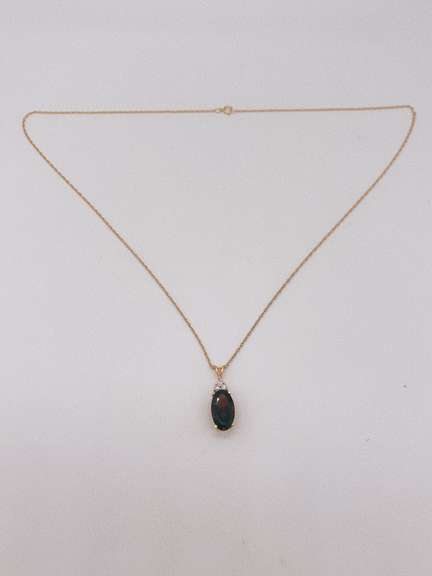 14kt Gold Pendant Necklace