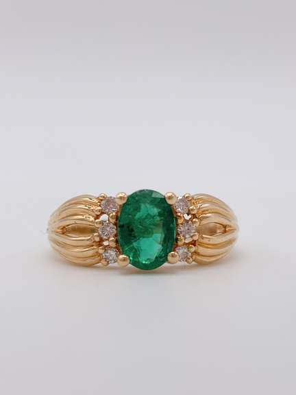 18kt Yellow Gold Emerald & Diamond Cocktail Ring