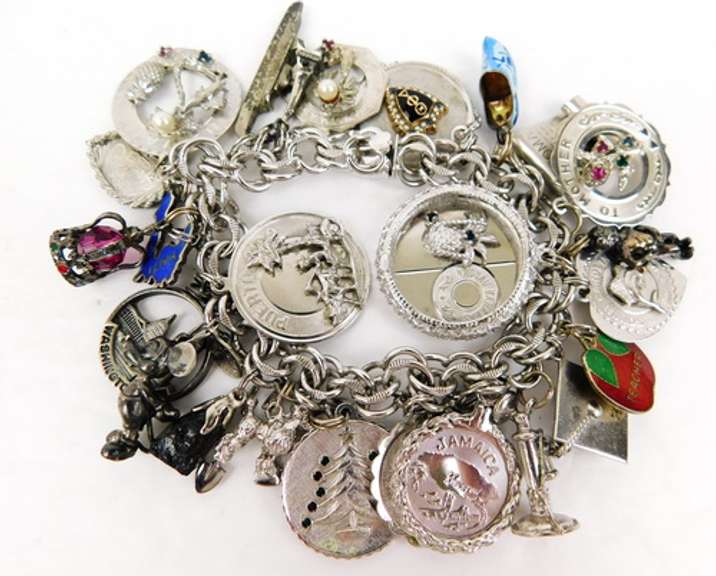 Fabulous Vintage Sterling Charm Bracelet & 25 Charms
