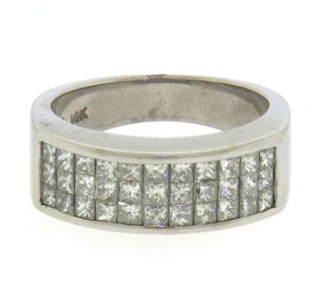 Sepctacular White Gold Invisible Set Princess Cut Diamond Band