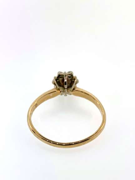 Pretty Diamond Cluster Ring